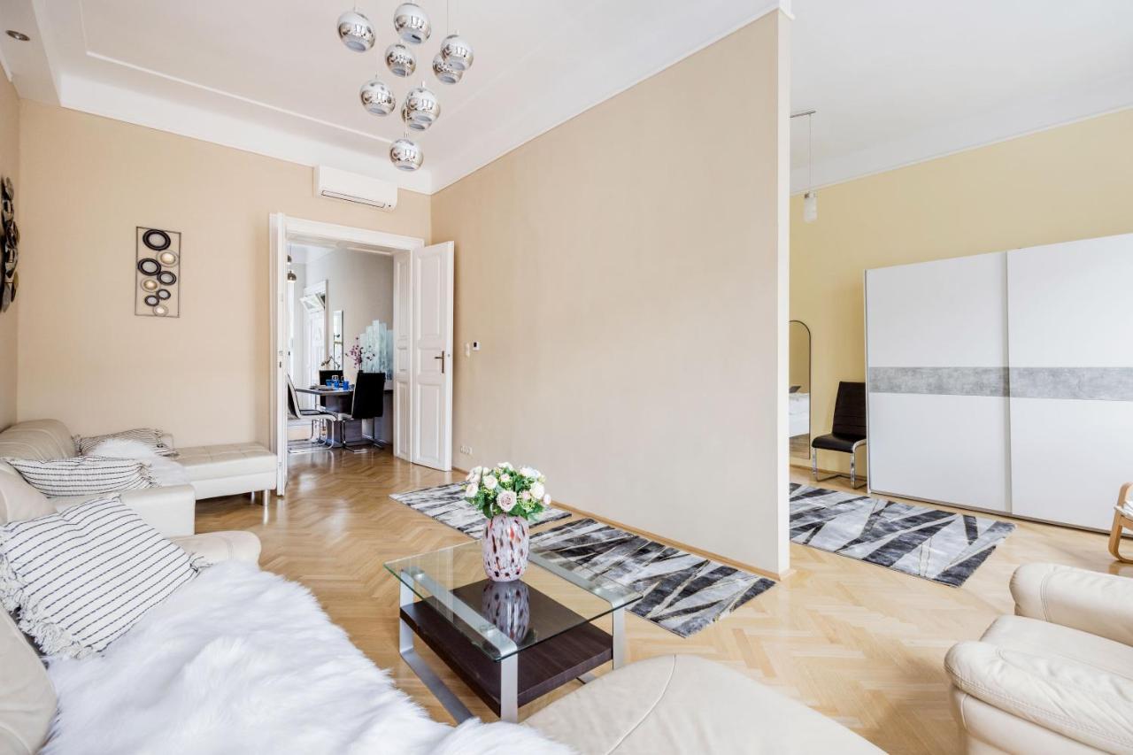 Bubbles Apartment Budapeste Exterior foto